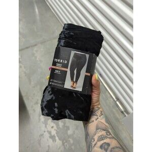 Torrid Size 0 (0x Large) NWT Black Premium Full Length Crushed Velvet Leggings